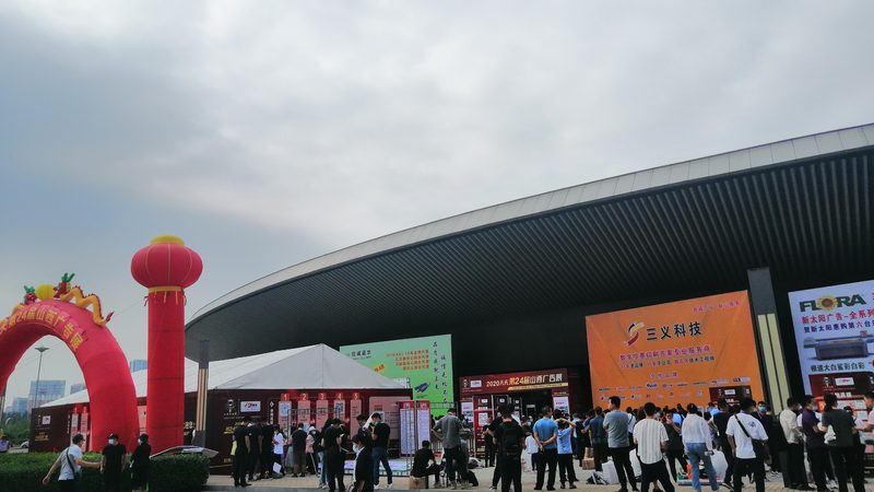 作品集是面试官了解你设计能力的重要途径。在准备作品集时，注意以下几点：